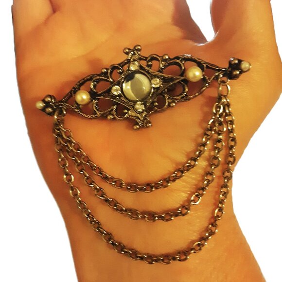 Vintage Broach Pearl Crystal Embellishment Stones Chain Antique Silver Tone - Picture 2 of 5